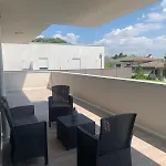 Queen Home Luana